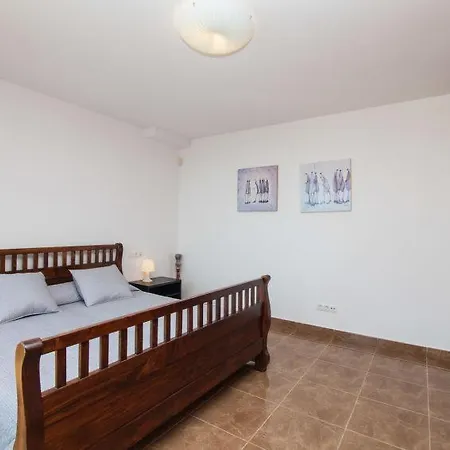 Sant Eloi Sleeps 12 Pool Wifi Сasa de vacaciones *